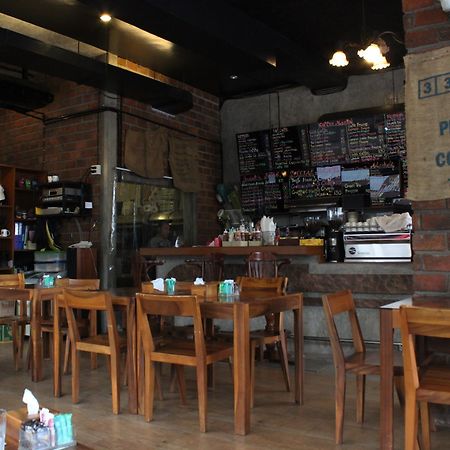 Coffee Mania House Hotel Phuket Eksteriør billede